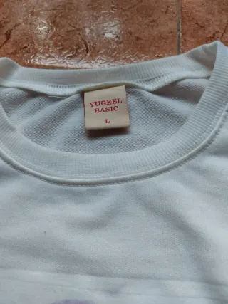 Sudadera blanca con estampado caballo