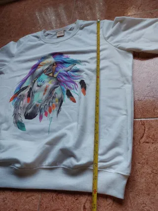 Sudadera blanca con estampado caballo
