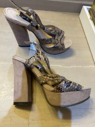 Sandalias tacón animal print