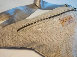 Bolso riñonera IKIGAI piel beige NUEVA