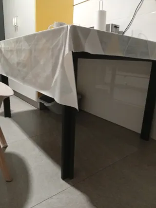 Mesa de salón moderna