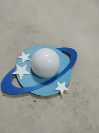 Lámpara infantil planeta y estrellas