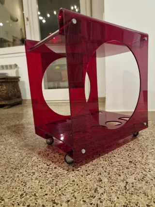 Mesa camarera vintage metacrilato rojo