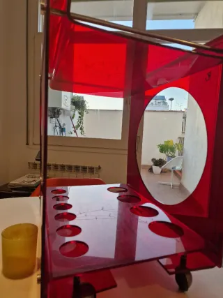 Mesa camarera vintage metacrilato rojo