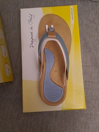Sandalias Scholl Beige y Azul