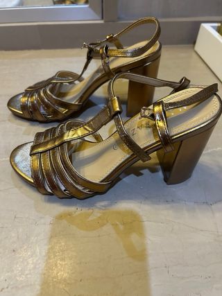 Sandalias fiesta doradas talla 36