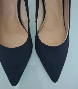 Zapatos de tacón negros para mujer