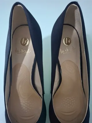 Zapatos de tacón negros para mujer