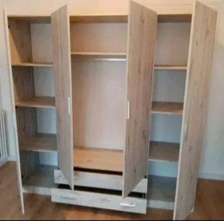 Armario blanco de madera con cajones