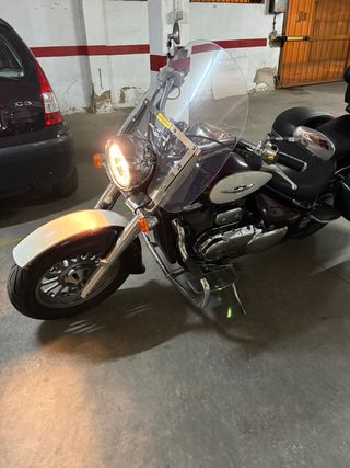 Suzuki Intruder 800