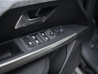 Peugeot 3008 1.2 145CV Allure Hybrid eDCS6