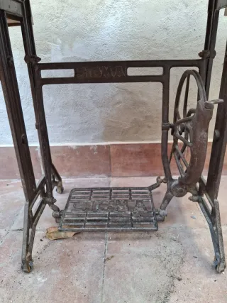 Máquina de coser Sigma antigua