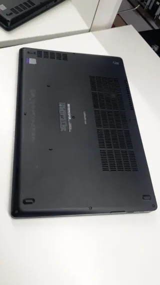 Dell Latitude 5580 i5 7300 8GB RAM 15.6