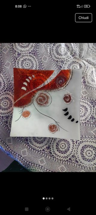 Piatto centrotavola in vetro decorato, cm 26