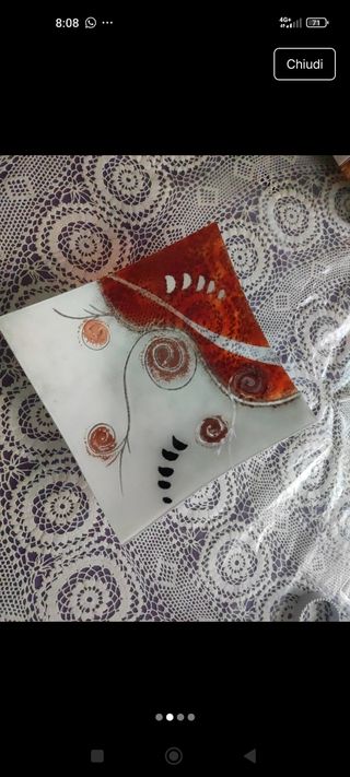 Piatto centrotavola in vetro decorato, cm 26