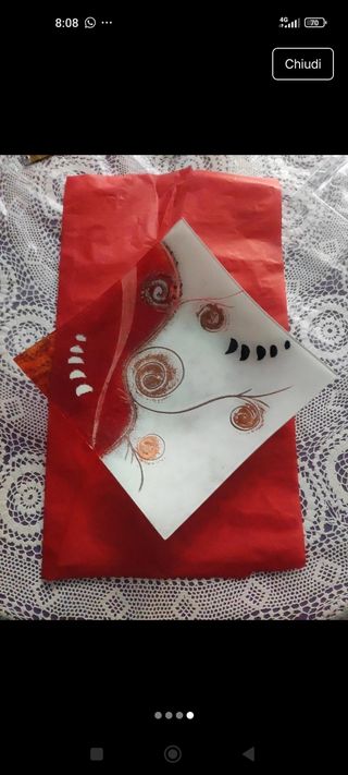 Piatto centrotavola in vetro decorato, cm 26