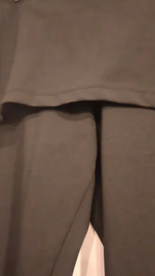 Leggings negros con detalle de malla