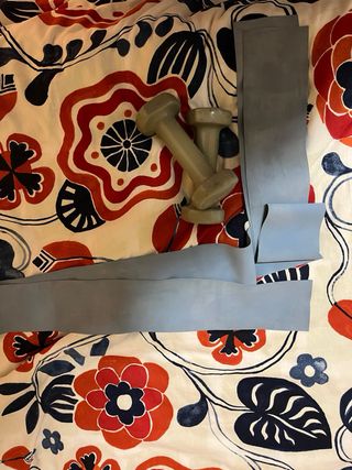 Pesas 1kg y banda elástica