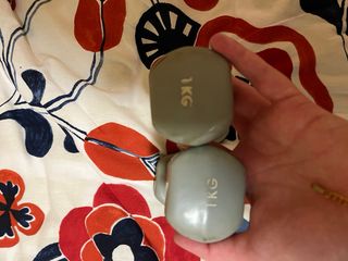 Pesas 1kg y banda elástica