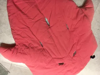 Funda coche bebé tiburón coral marca baby bites