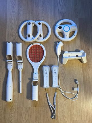 Accesorios Wii: Volantes, Raqueta, Mandos...