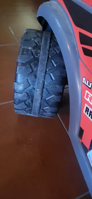 Coche eléctrico infantil Challenger