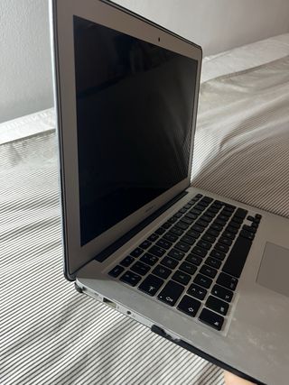 MacBook Air 13 (2015) 8GB RAM