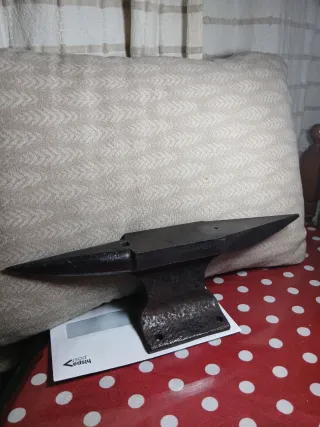 Yunque de forja, sonido de campana, se manda video