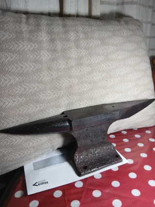 Yunque de forja, sonido de campana, se manda video