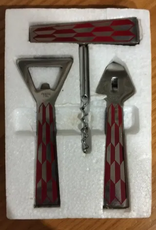 Conjunto saca rolhas, caricas e abre latas