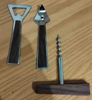 Conjunto saca rolhas, caricas e abre latas