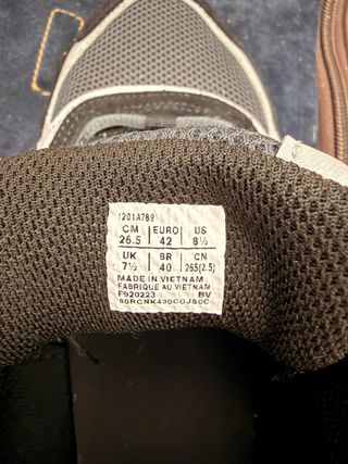 Zapatillas ASICS Grises y Negras