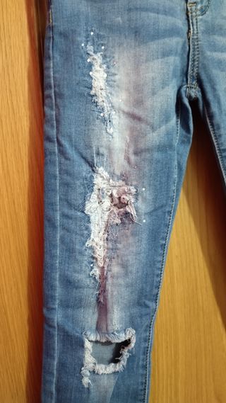 Pantalones vaqueros niña talla 10 rotos