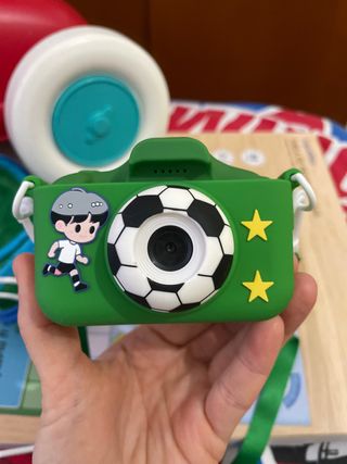 Cámara infantil verde diseño fútbol