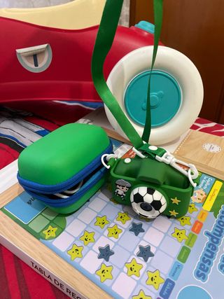 Cámara infantil verde diseño fútbol