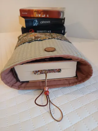 Funda para libro con bolsillo