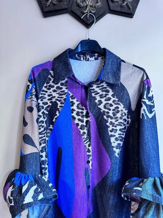 Camicia donna con brillantini multicolor con volant