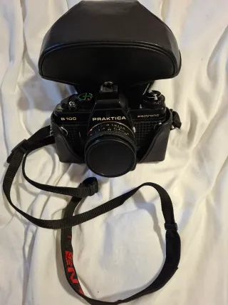 Praktica B100 cámara analógica