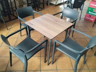 Juego Mesa y 4 Sillas Bar