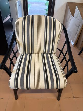 Sillón de tela a rayas