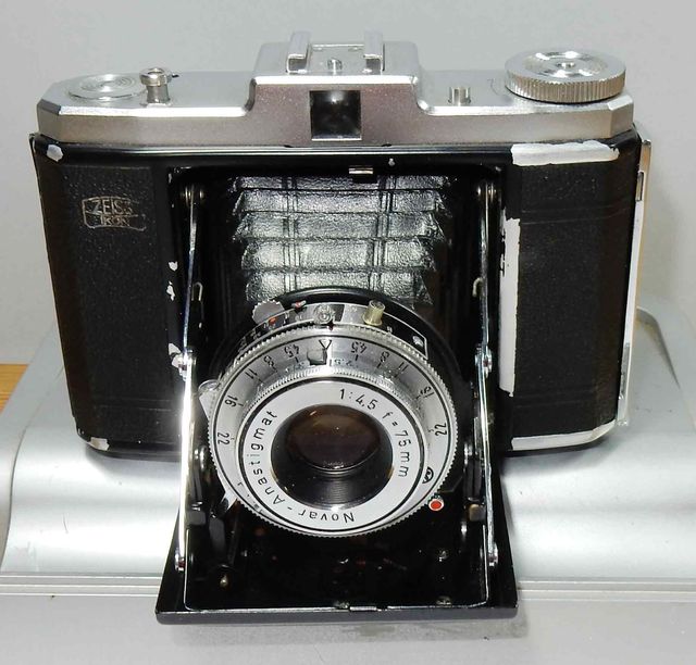 1693-Cámara ZEISS IKON NETTAR 518/16-4.5/75mm-fund