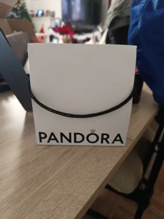 Pendientes Pandora Flor Rosa de color blanco perla