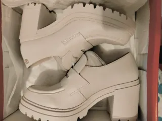 Mocasines XTI Beige Nuevos