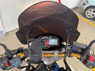 Suzuki GSR 750 Blanca Perla