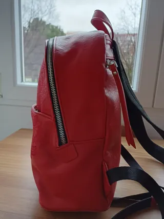 Mochila roja con estampado