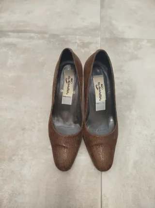 Zapatos tacón Gianni marrones talla 37