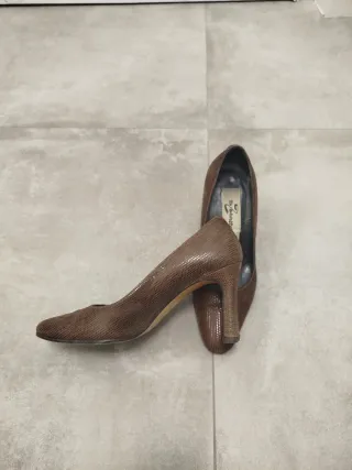 Zapatos tacón Gianni marrones talla 37