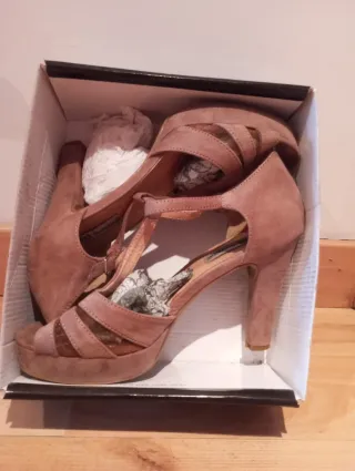 Zapatos de tacón beige/rosa talla 40
