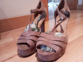 Zapatos de tacón beige/rosa talla 40