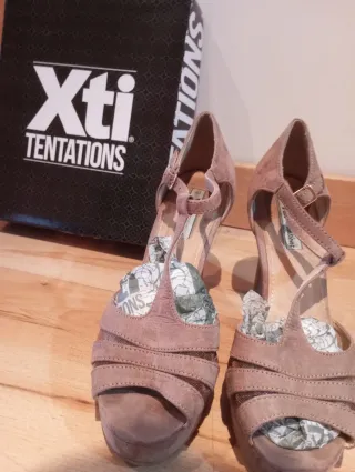 Zapatos de tacón beige/rosa talla 40